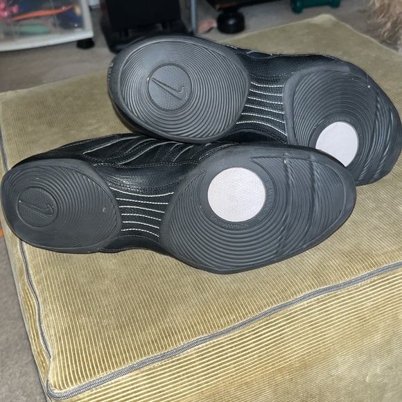 Black Nike musique sneaker shoes - Picture 3 of 6